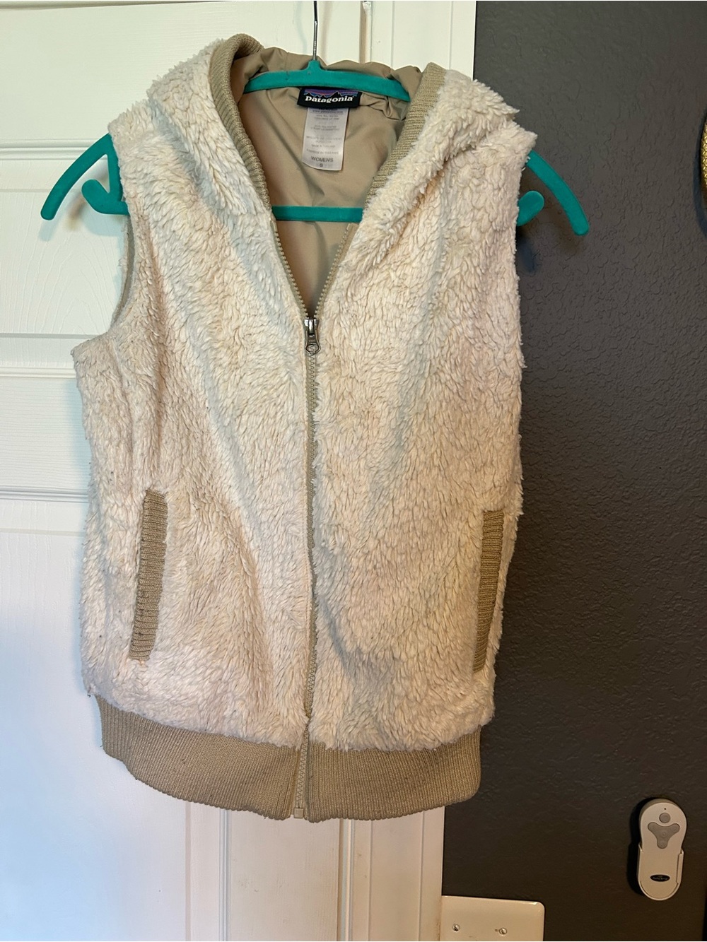 Patagonia Conejo Cream Sherpa Fleece Hooded Jacket with Tan Trim